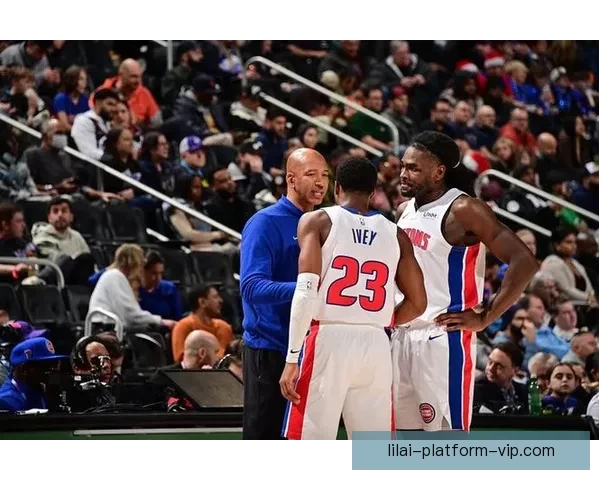 队记曝艾维赛后追问记者私密问题被裁公牛全队无人为他惋惜仍无人