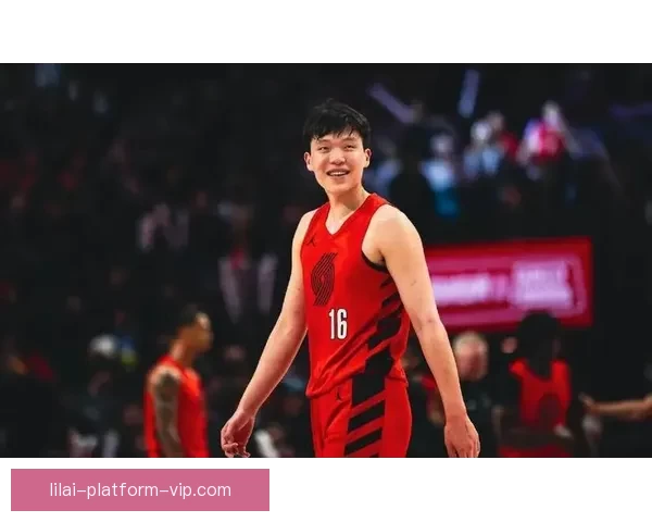 杨瀚森6分4篮板遭恶意抱摔裁判判罚引球迷狂嘘 杨瀚森6分4篮板遭恶意抱摔裁判判罚引球迷狂嘘